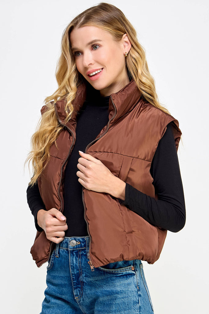 CROPPED PUFFER VEST: COFFEE
